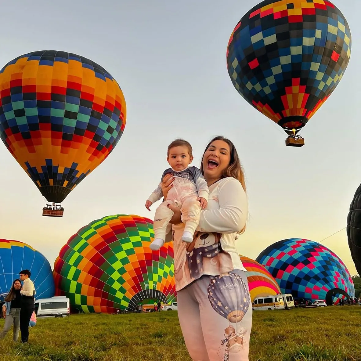 Passeio de balão em Boituva ao amanhecer · Céu Azul Balonismo