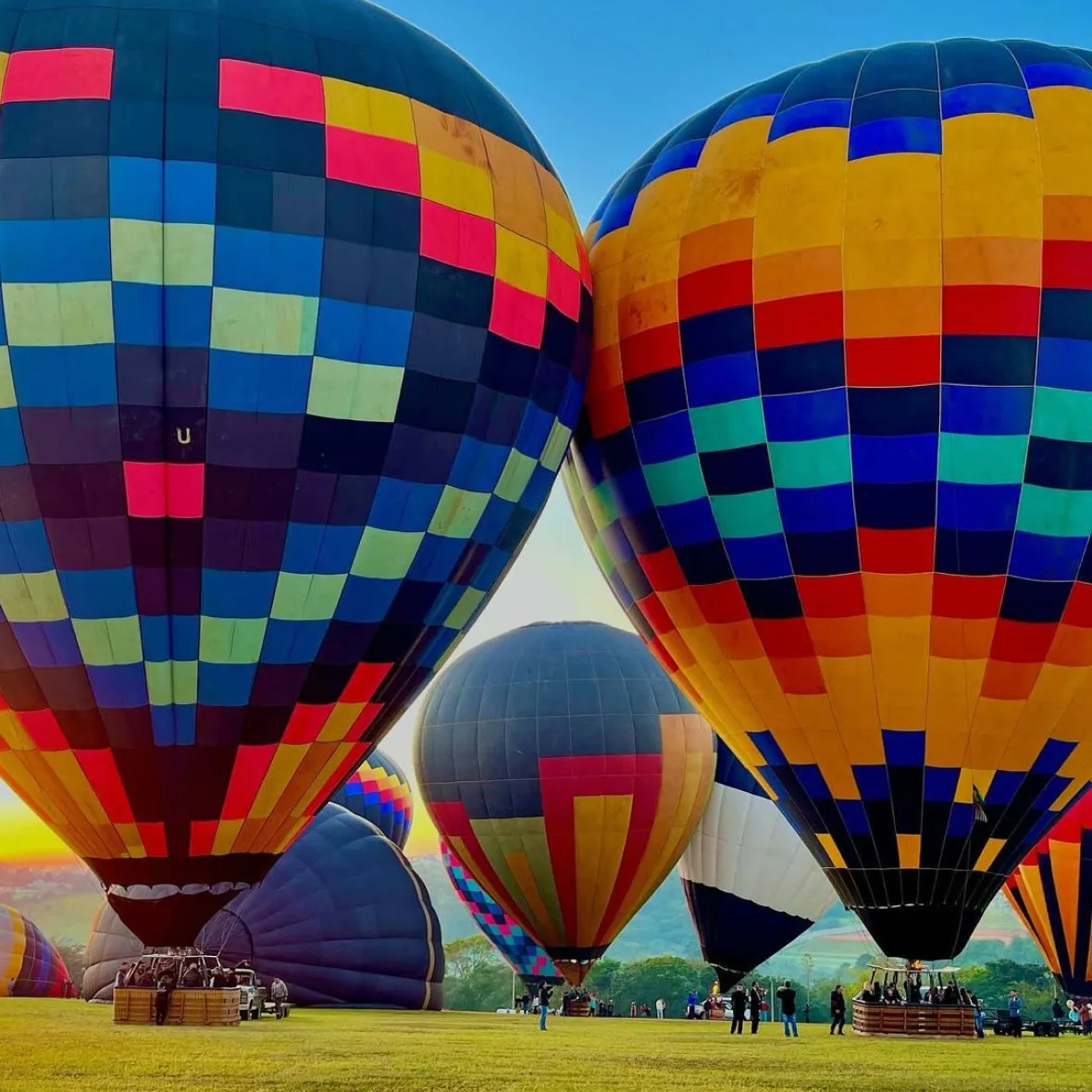 Passeio de balão em Boituva ao amanhecer · Céu Azul Balonismo