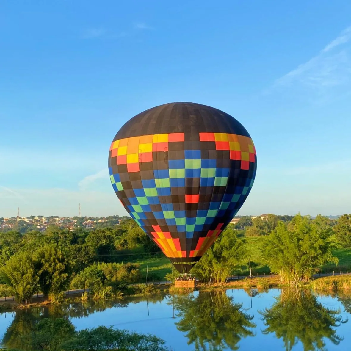Passeio de balão em Boituva ao amanhecer · Céu Azul Balonismo